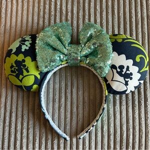 Vera Bradley Disney “Where’s Mickey” pattern Minnie Mouse ears